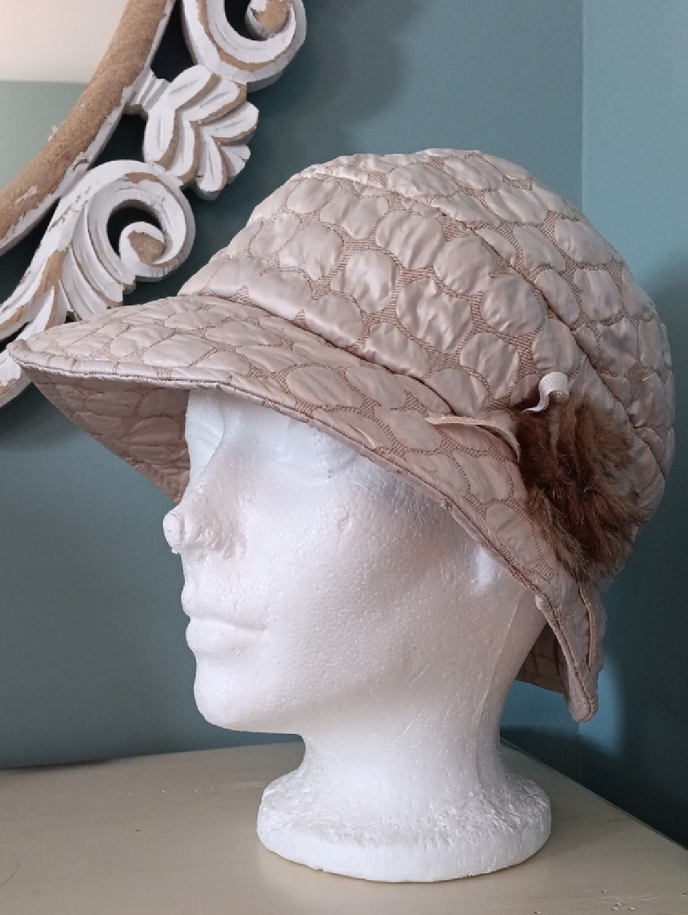 x Quilted Beige Women's Bucket Hat with Faux Fur Accent